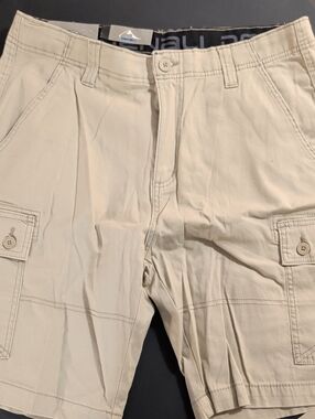 NEW. Denali Men's Flat Front Cargo Shorts in Khaki